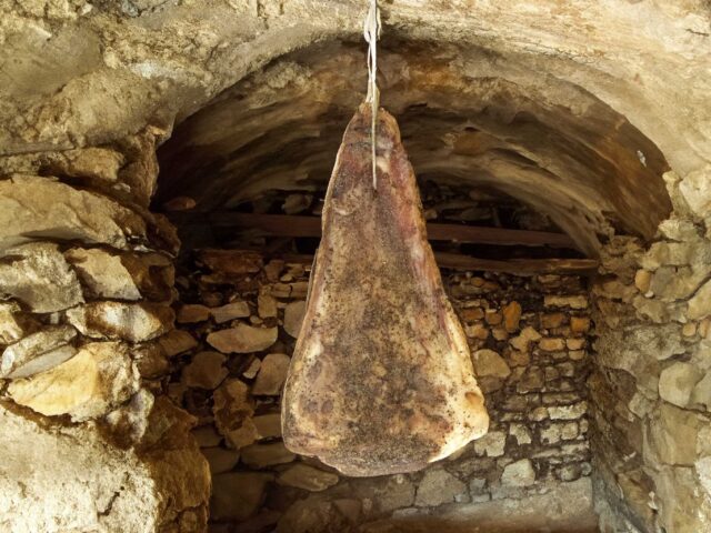 Guanciale stagionato di maiale