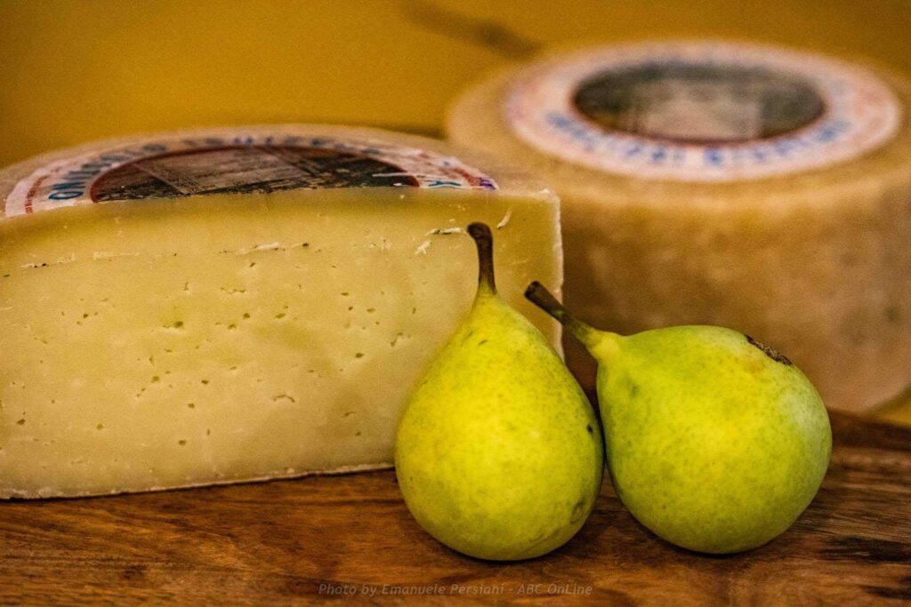 pecorino caciottone di norcia con pere